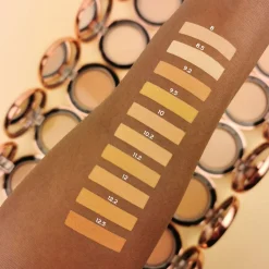 Makeup Revolution Conceal & Define Powder Foundation