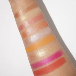 Makeup Revolution Forever Flawless Regal Romance Eyeshadow Palette