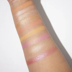 Makeup Revolution Forever Flawless Regal Romance Eyeshadow Palette