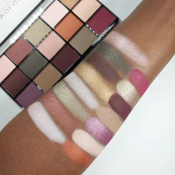 Makeup Revolution Reloaded Eyeshadow Palette Sweet Dreams