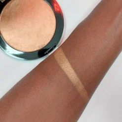 Makeup Revolution x The Plastic Boy Splendour Highlighter