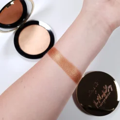 Makeup Revolution x The Plastic Boy Splendour Highlighter